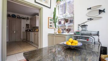 Apartment (4 Bedrooms) | Private kitchen | Fridge, microwave, oven, dishwasher