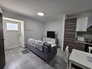 TV - House Casa Tadini with terrace in Kaštelir (Tadini)
