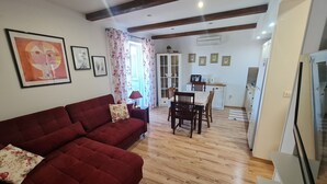 Unclassified image, 3 of 18, button - Apartment Erna II  close to the beach in Porec, Istria (Porec)