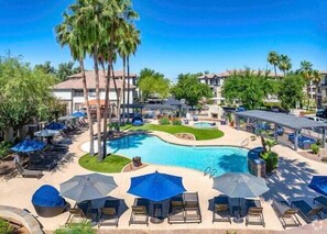 A heated pool - Very Superstition! 2nd Floor Condo! Hot Pool! (Mesa)