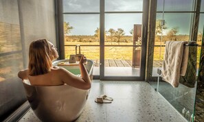 Deluxe Double Room | Bathroom | Rainfall showerhead, designer toiletries, hair dryer, bathrobes - Ximuwu Safari Lodge (Maruleng)