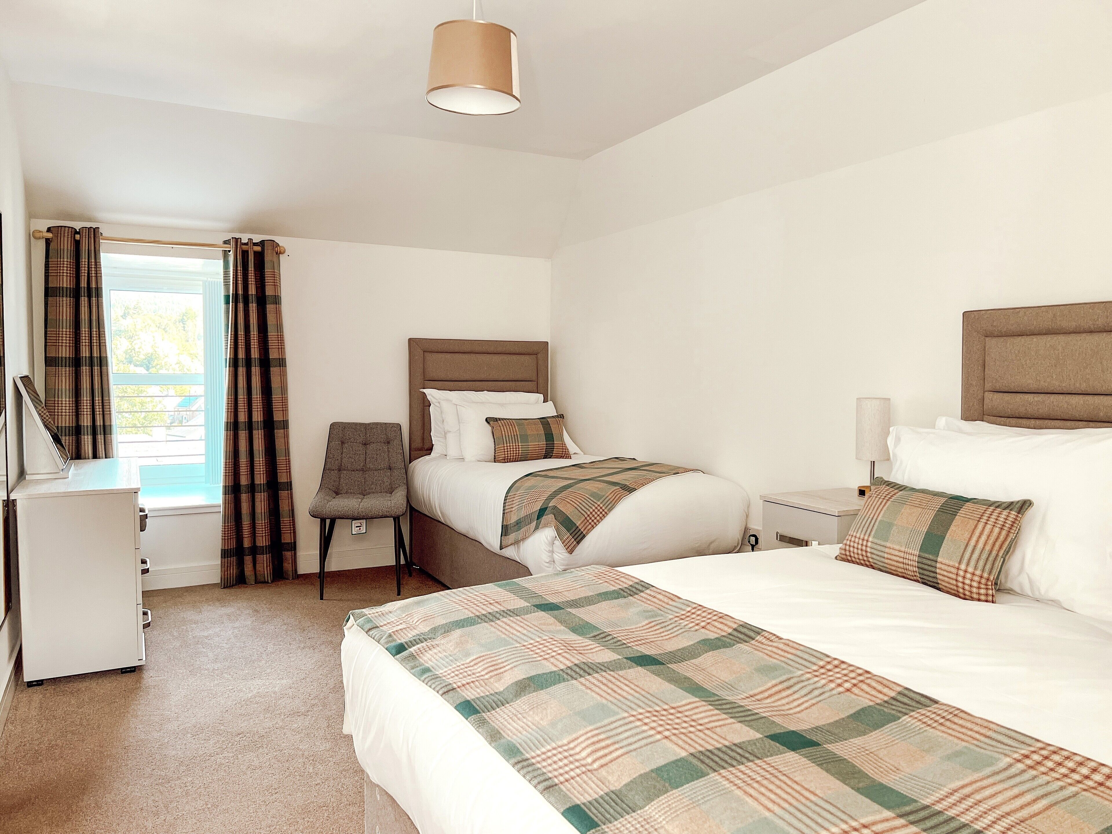 Superior Apartment | 2 bedrooms, iron/ironing board, free wired internet