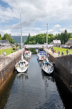 Exterior - Loch Ness Gate House Apartments (Fort Augustus)