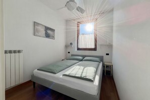 1 soverom, wi-fi (inkludert) og sengetøy