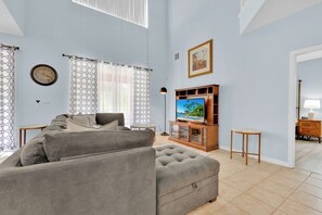 Smart TV, videogames, pebolim