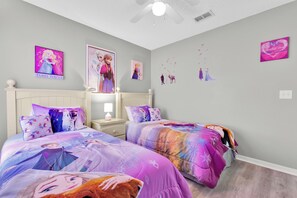6 bedrooms, desk, iron/ironing board, free WiFi - Stunning Pool Home - No Rear Neighbors - 5 Minutes To Disney! (Kissimmee)