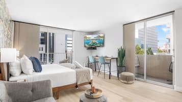 Iron/ironing board, free WiFi, bed sheets