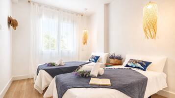 Apartamento familiar, 2 habitaciones, 2 baños (Estepona DownTown Near The Beach) | 2 dormitorios