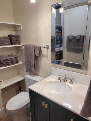 Hårføner og håndklær