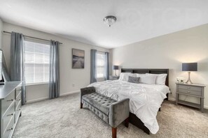 4 室のベッドルーム、アイロン / アイロン台、WiFi、ベッドシーツ