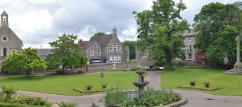 IBEX HOUSE | Free parking 2Bed Fully equipped Flat