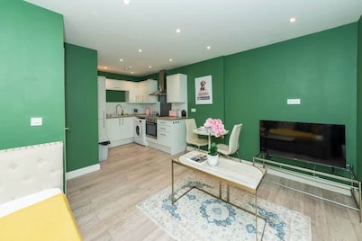 IBEX HOUSE | Free parking 2Bed Fully equipped Flat