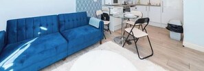 Interior - 2 Beds | Central Fully Equipped Apartment (Berkshire)