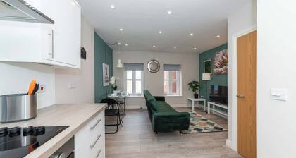 IBEX HOUSE | Fully Equipped 2-Bed | Free Parking