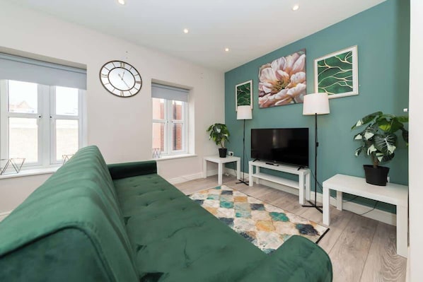 Televisión y oficina 