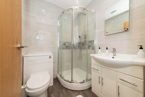 Douche, sèche-cheveux