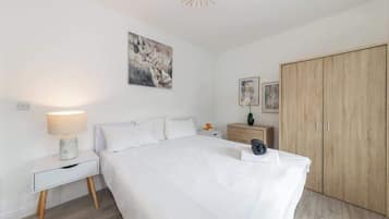 Skrivebord, strygejern/strygebræt, gratis Wi-Fi, sengetøj