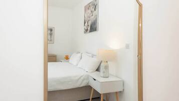 1 chambre, fer et planche Ă repasser, Wi-Fi gratuit, draps fournis