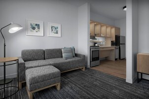 Desk, free cots/infant beds, free WiFi, bed sheets