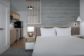 Desk, free cribs/infant beds, free WiFi, bed sheets