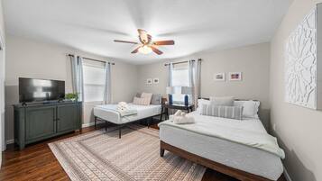 4 Schlafzimmer, Bügeleisen/Bügelbrett, Reisekinderbett, WLAN