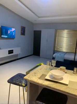 Superior Studio, Balcony | Private kitchen
