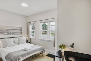 2 habitaciones, escritorio, tabla de planchar con plancha y wifi gratis