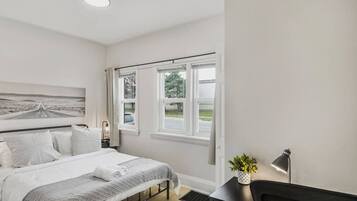 2 bedrooms, desk, iron/ironing board, free WiFi