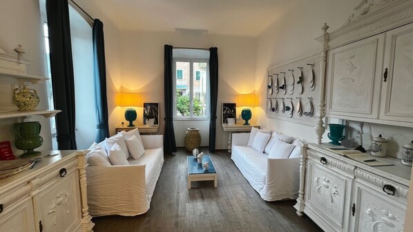 Lobby sitting area - Cà de Tobia (Noli)