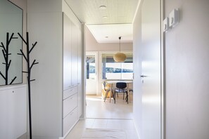 Appart'hôtel Design, 3 chambres, vue lac | Équipements de la chambre
