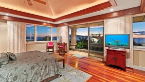 Room - Home With Indoor/outdoor Pools,kitchen,office,bbq (Lahaina)