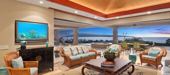 Home With Indoor/outdoor Pools,kitchen,office,bbq