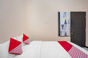 Free WiFi, bed sheets