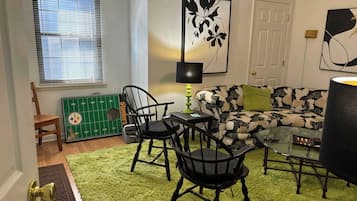 Een televisie en een kantoor