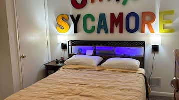 2 bedrooms, desk, iron/ironing board, travel crib