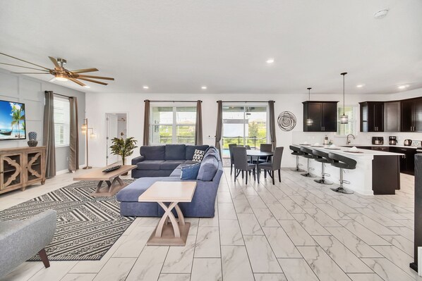 Télévision, baby-foot, espaces bureaux