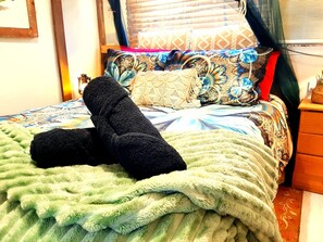 2 quartos, ferros/tábuas de passar roupa, Wi-Fi, roupa de cama