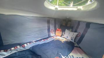 2 bedrooms, bed sheets