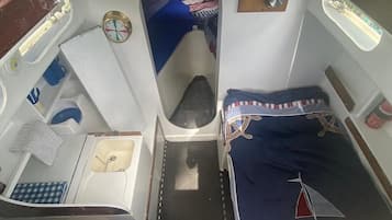2 kamar tidur dan seprai linen