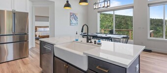 *NEW* Canyon View Dream Retreat + Views +Anchorage