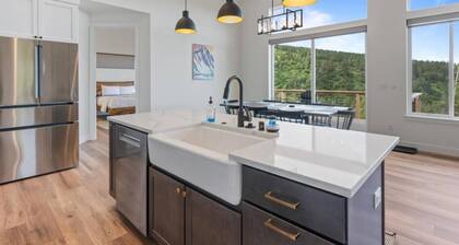 *NEW* Canyon View Dream Retreat + Views +Anchorage