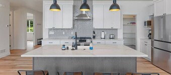 *NEW* Canyon View Dream Retreat + Views +Anchorage