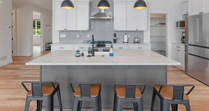 *NEW* Canyon View Dream Retreat + Views +Anchorage