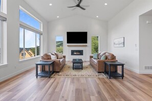 TV, fireplace - *NEW* Canyon View Dream Retreat + Views +Anchorage (Anchorage)