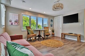 TV - Coral Resort Near Clearwater Beach (Clearwater)