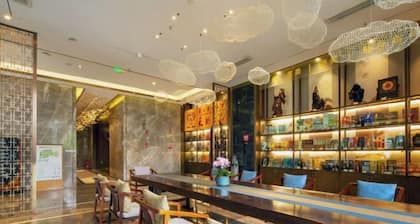 Jintian Hotel (Qionglai Dingsheng Times Plaza)