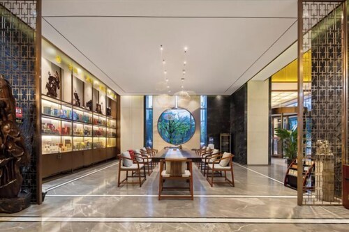 Jintian Hotel (Qionglai Dingsheng Times Plaza)