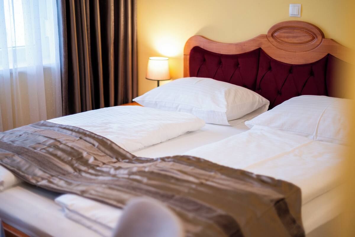 Comfort Suite, Balcony | 1 bedroom, in-room safe, soundproofing, cots/infant beds