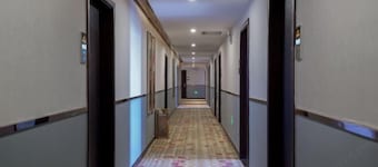 Borui Business Hotel