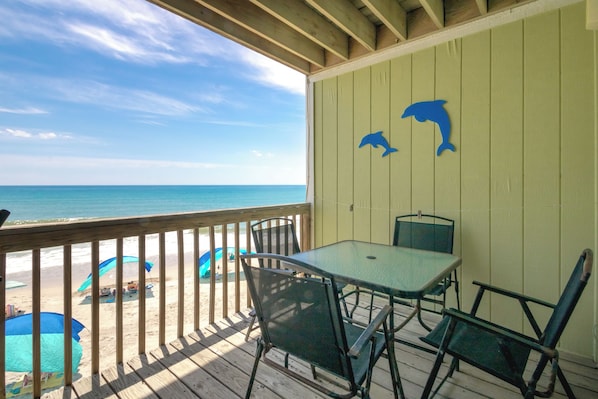 Outdoor dining - Dolphin Watch - Enjoy ocean views from your private balcony/porch. (Surf City)